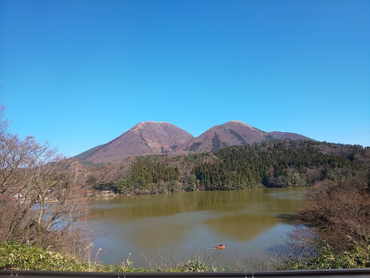 浮布池